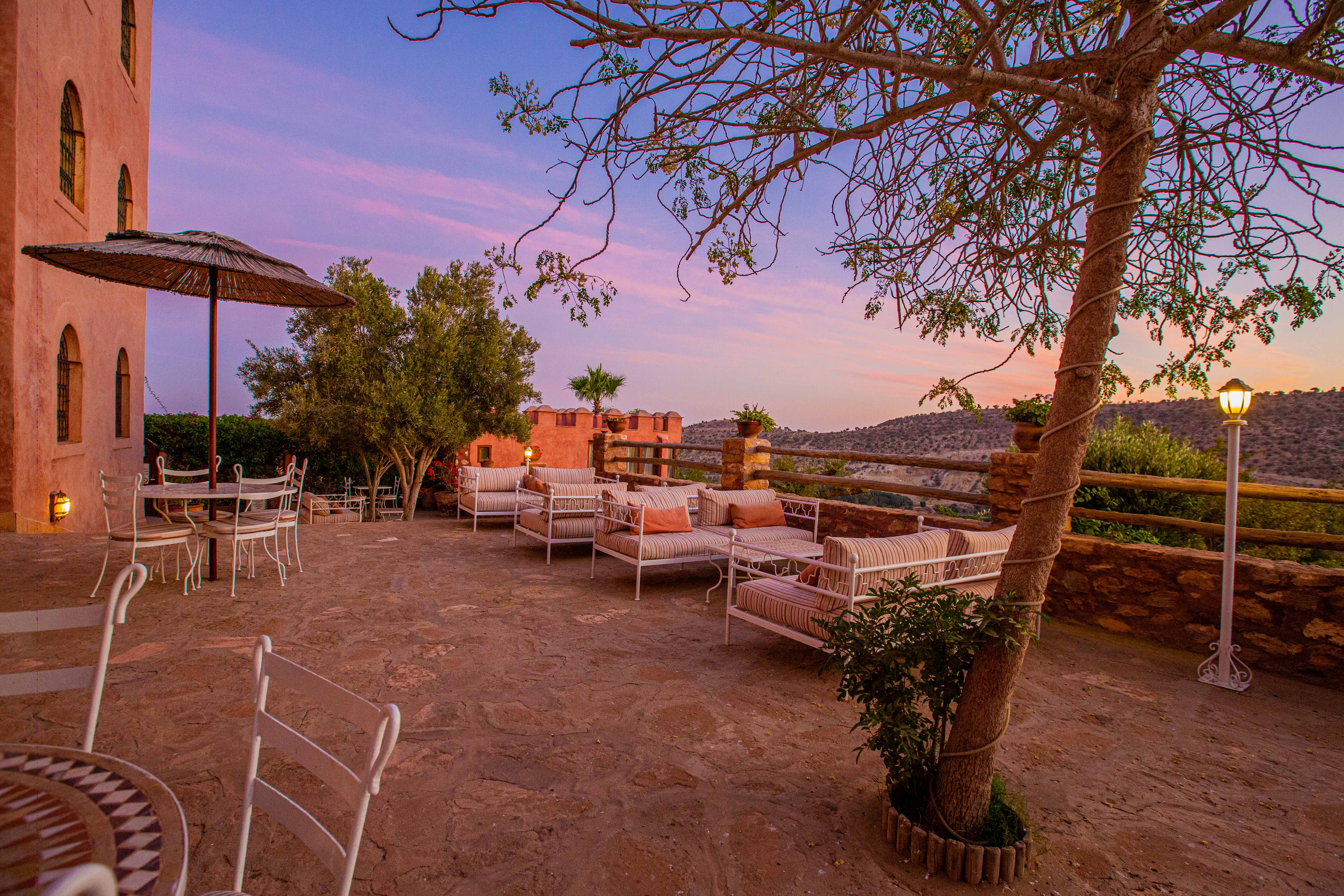 Restaurant au coucher du soleil à Atlas Kasbah